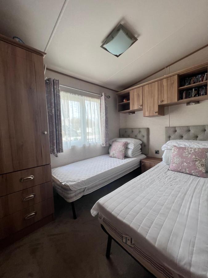 Norfolk Caravan Staycation Pet Friendly Belton with Browston Buitenkant foto