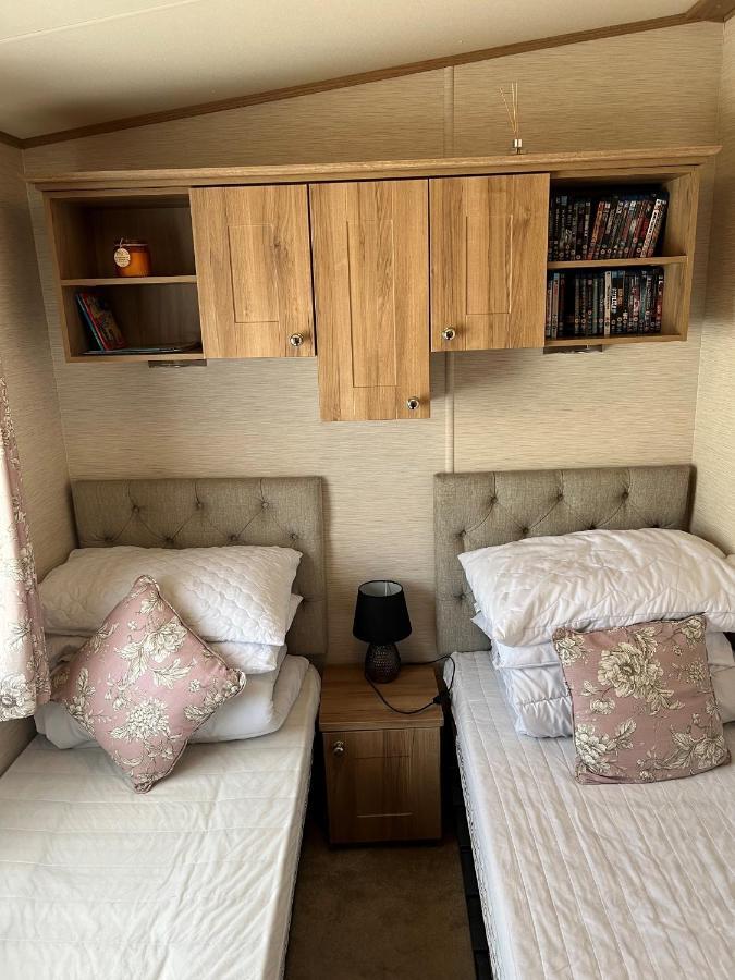 Norfolk Caravan Staycation Pet Friendly Belton with Browston Buitenkant foto