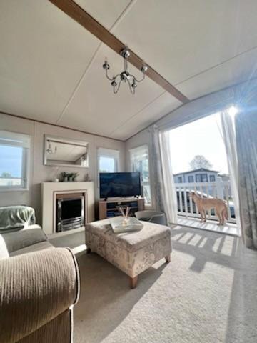 Norfolk Caravan Staycation Pet Friendly Belton with Browston Buitenkant foto